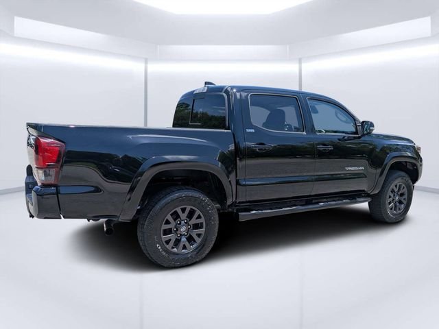 Used 2022 Midnight Black Metallic Toyota SR5 image 3