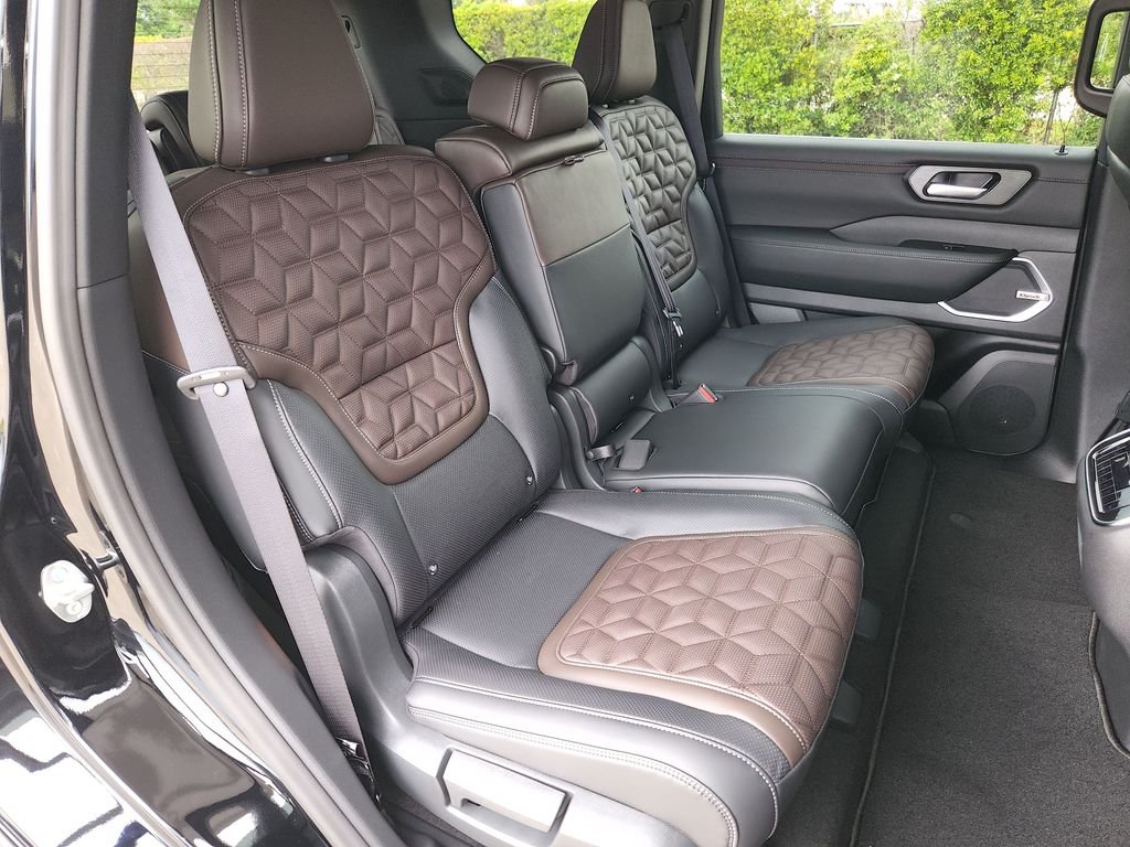 New 2026 Super Black Nissan Platinum 4WD image 12