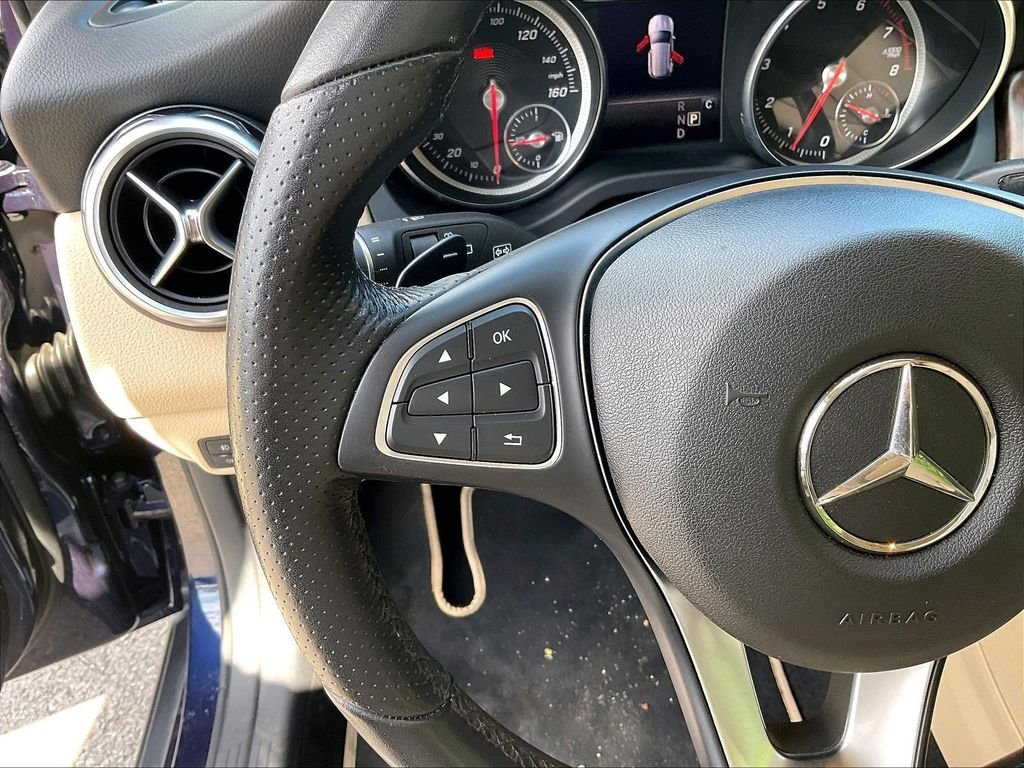 Used 2018 Gray Mercedes-Benz GLA 250 image 23