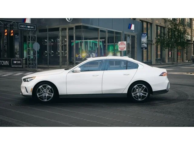 Certified Used 2026 Mineral White Metallic BMW 530i xDrive image 4