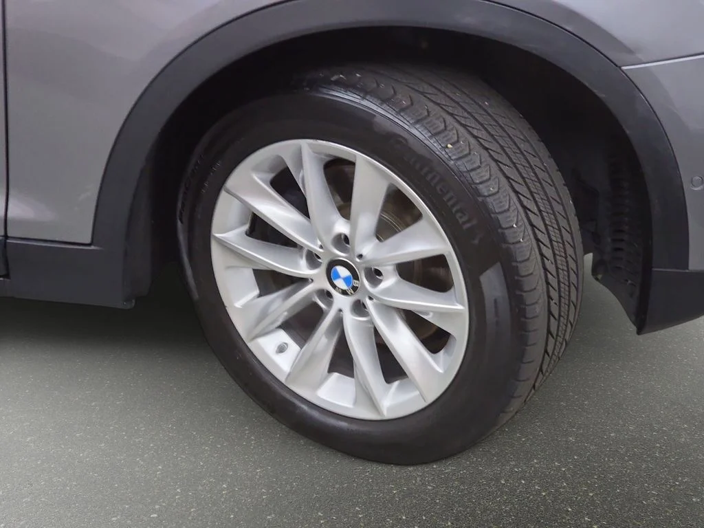Used 2015 Space Gray Metallic BMW xDrive28d image 34