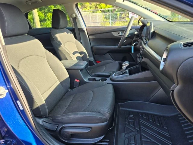 Used 2019 Blue Kia LXS image 21