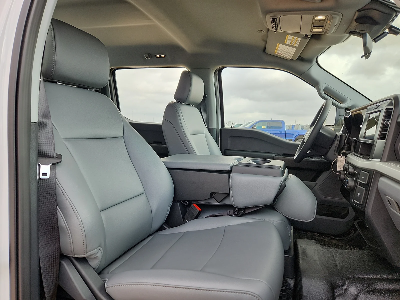 New 2026 Oxford White Ford F-250® XL image 20