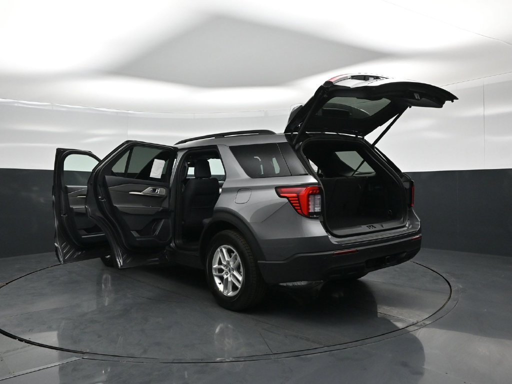 New 2027 Carbonized Gray Metallic Ford Active image 32
