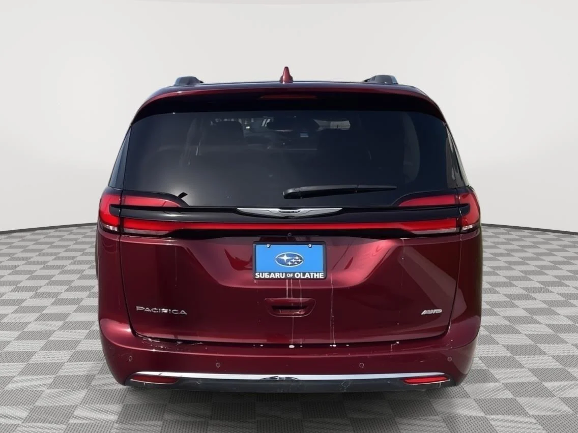 Used 2021 Velvet Red Pearlcoat Chrysler Touring L image 6