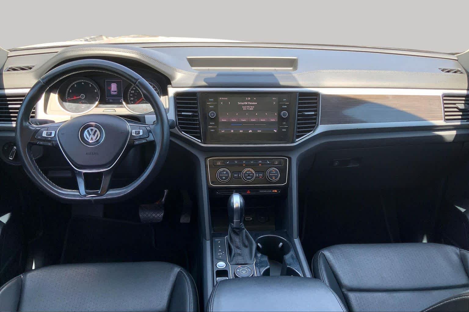 Used 2018 Reflex Silver Metallic Volkswagen 3.6L V6 SEL image 14