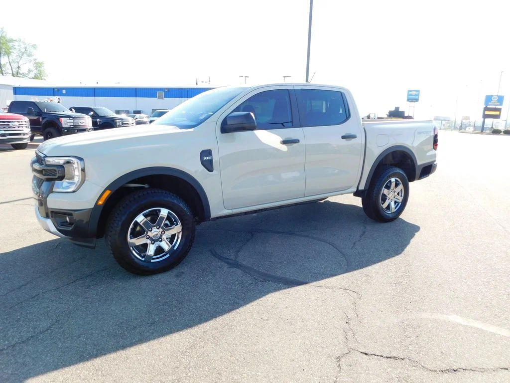 New 2026 Beige Ford XLT image 9