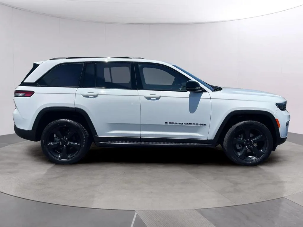 Used 2024 Bright White Clearcoat Jeep Limited image 6