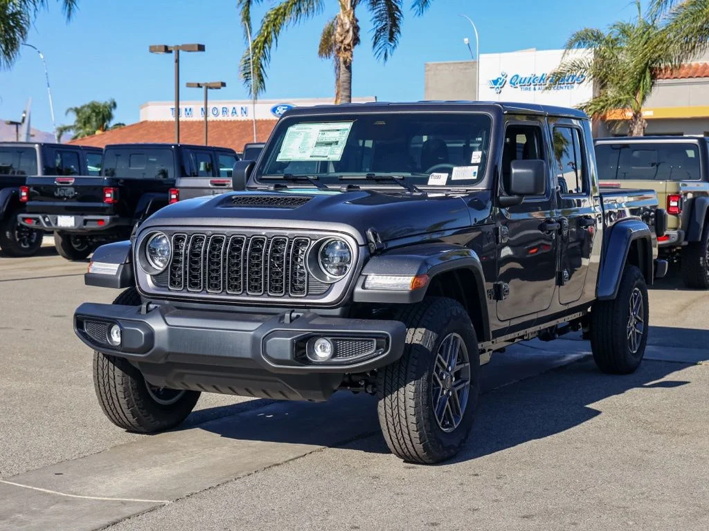 New 2026 Granite Crystal Metallic Clearcoat Jeep Sport S image 7
