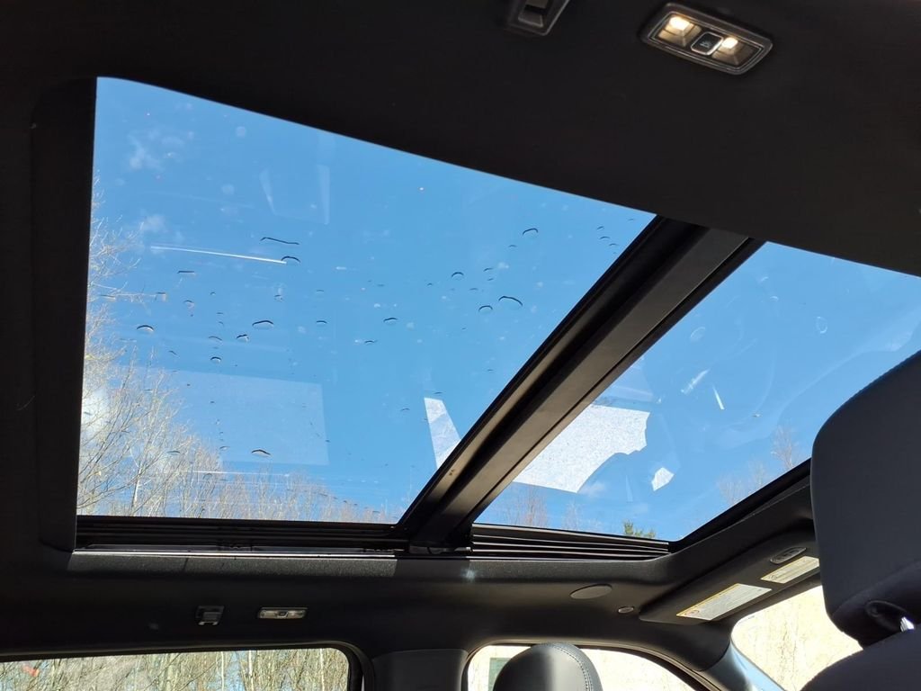 New 2026 Star White Metallic Tri-Coat Ford F-250® Platinum® image 17