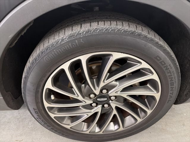 Used 2020 Black Lincoln Reserve image 24
