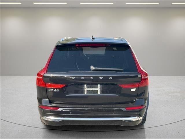 Used 2023  Volvo Plus Bright Theme image 4