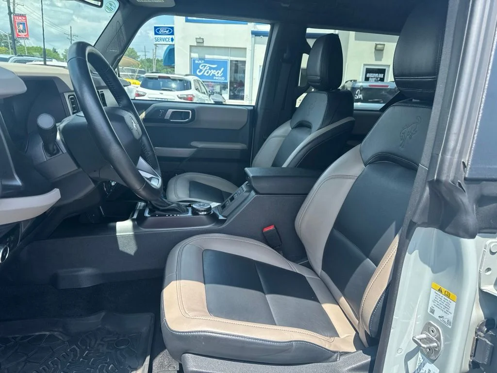 Used 2023 Gray Ford Wildtrak image 9
