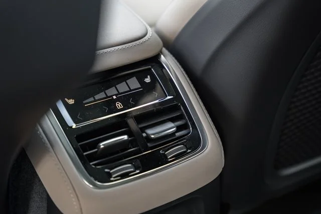 New 2026 Denim Blue Volvo T8 Plus image 36