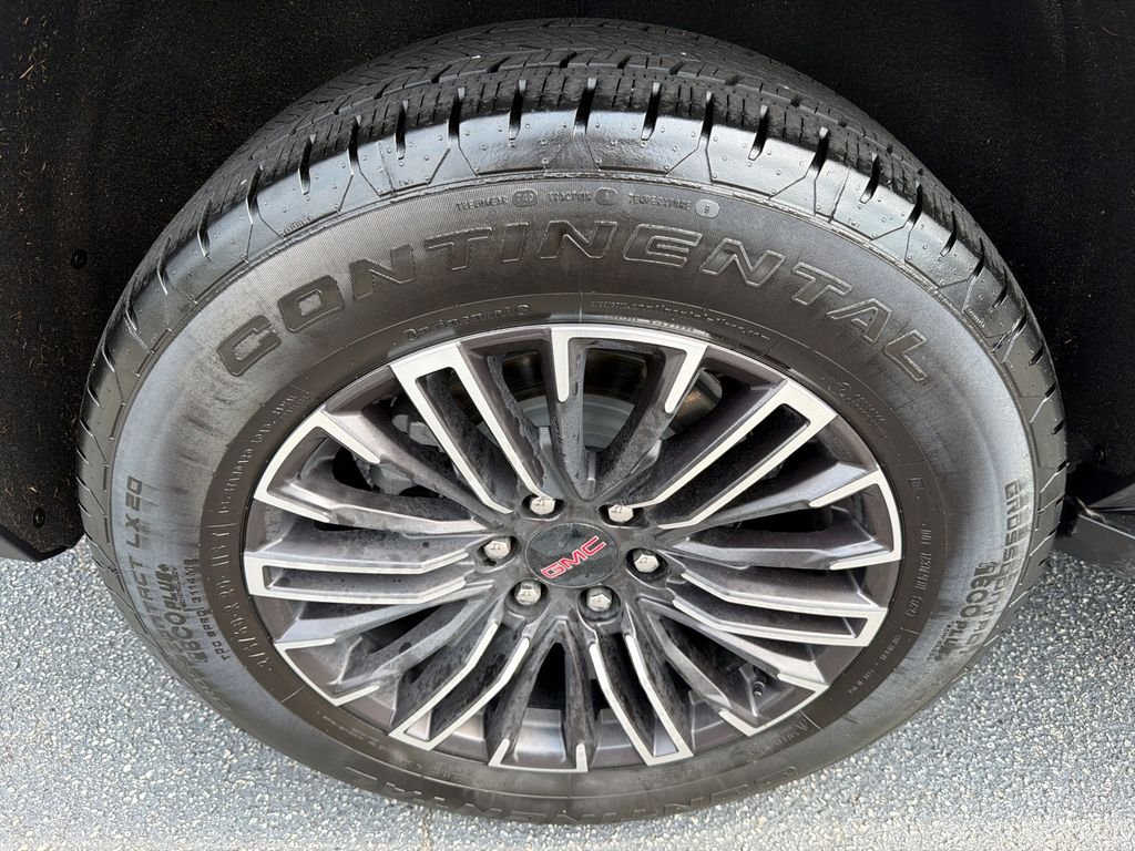 Used 2025 Silver GMC Elevation image 17