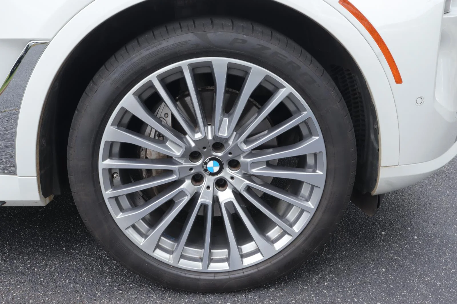 Certified Used 2024 Mineral White Metallic BMW xDrive40i image 44