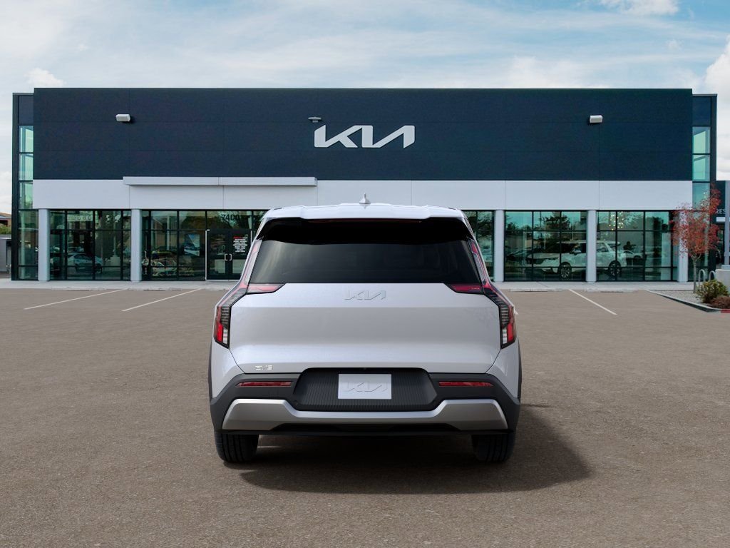 New 2026 White Kia Light image 5