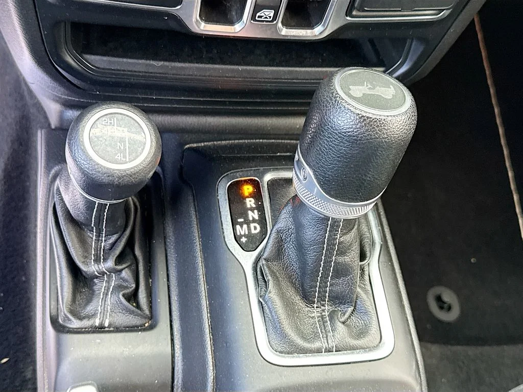Used 2022 Red Jeep Unlimited Sahara image 18