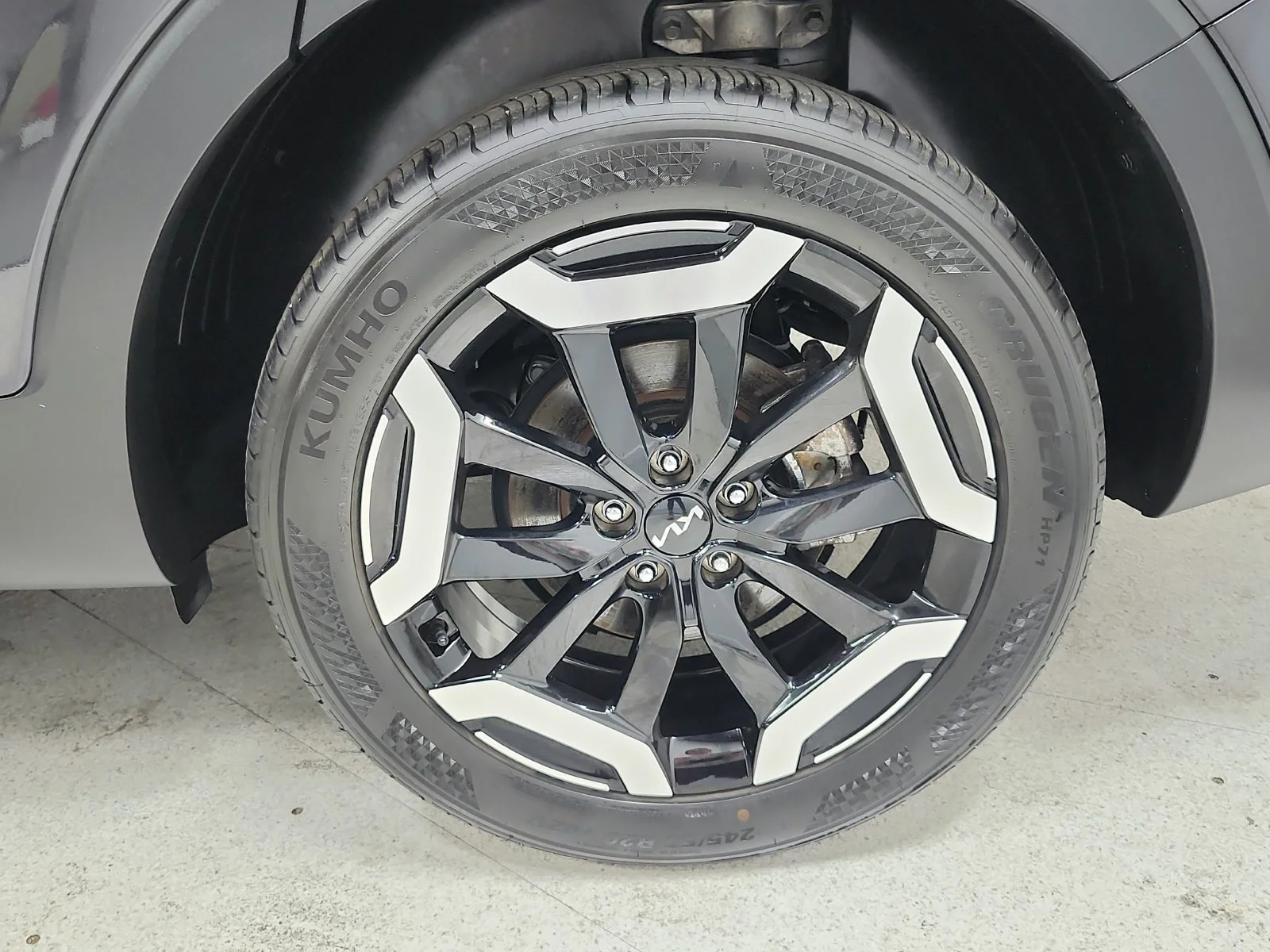 Used 2025  Kia S image 49