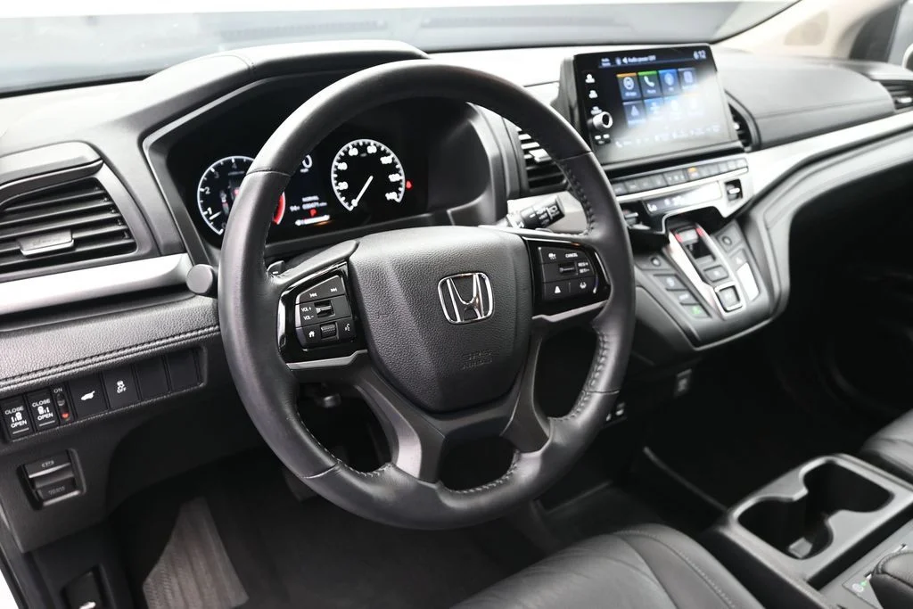 Certified Used 2025 White Honda EX-L image 18