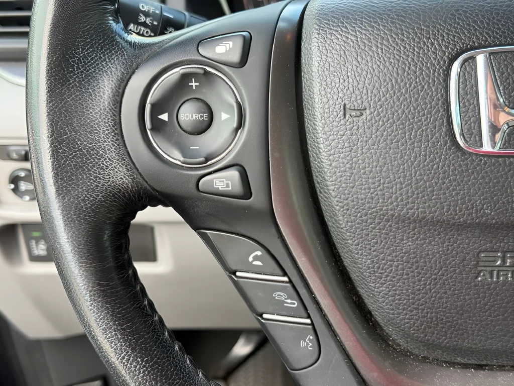 Used 2016 Lunar Silver Metallic Honda EX-L image 17