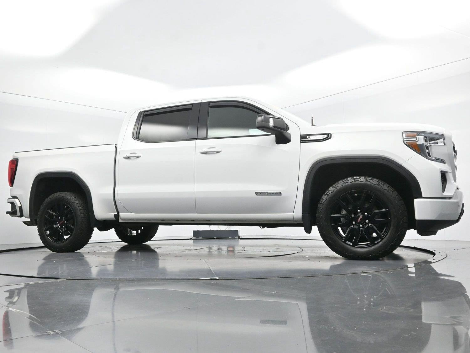 Used 2020 Summit White GMC Elevation image 43