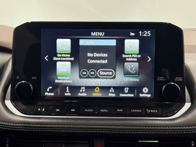 Used 2021 White Nissan Platinum image 19