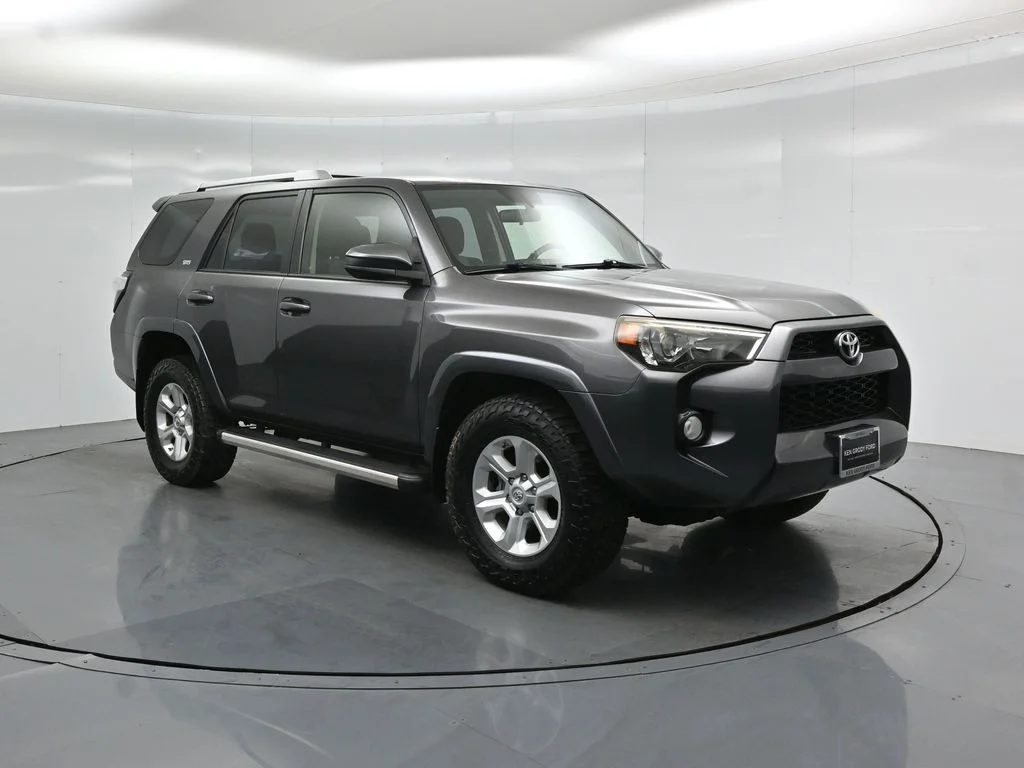 Used 2014 Gray Toyota SR5 image 52