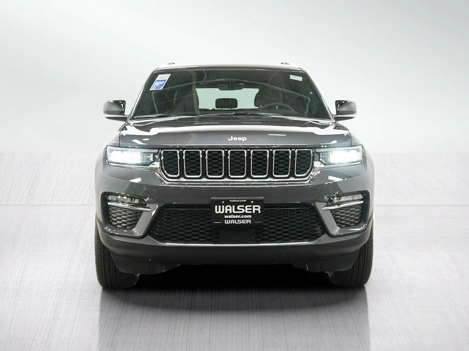 Used 2025 Baltic Gray Metallic Clearcoat Jeep Limited image 8