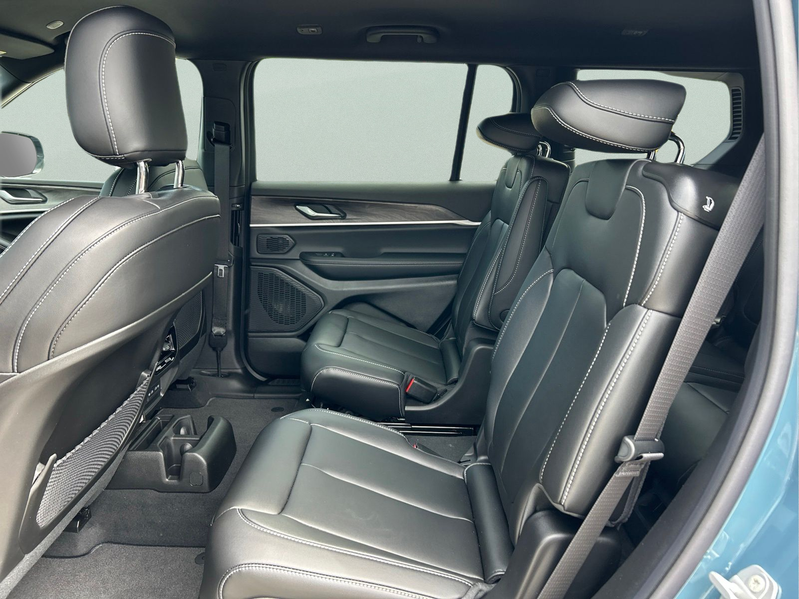 New 2026 Steel Blue Exterior Paint Jeep Limited image 10
