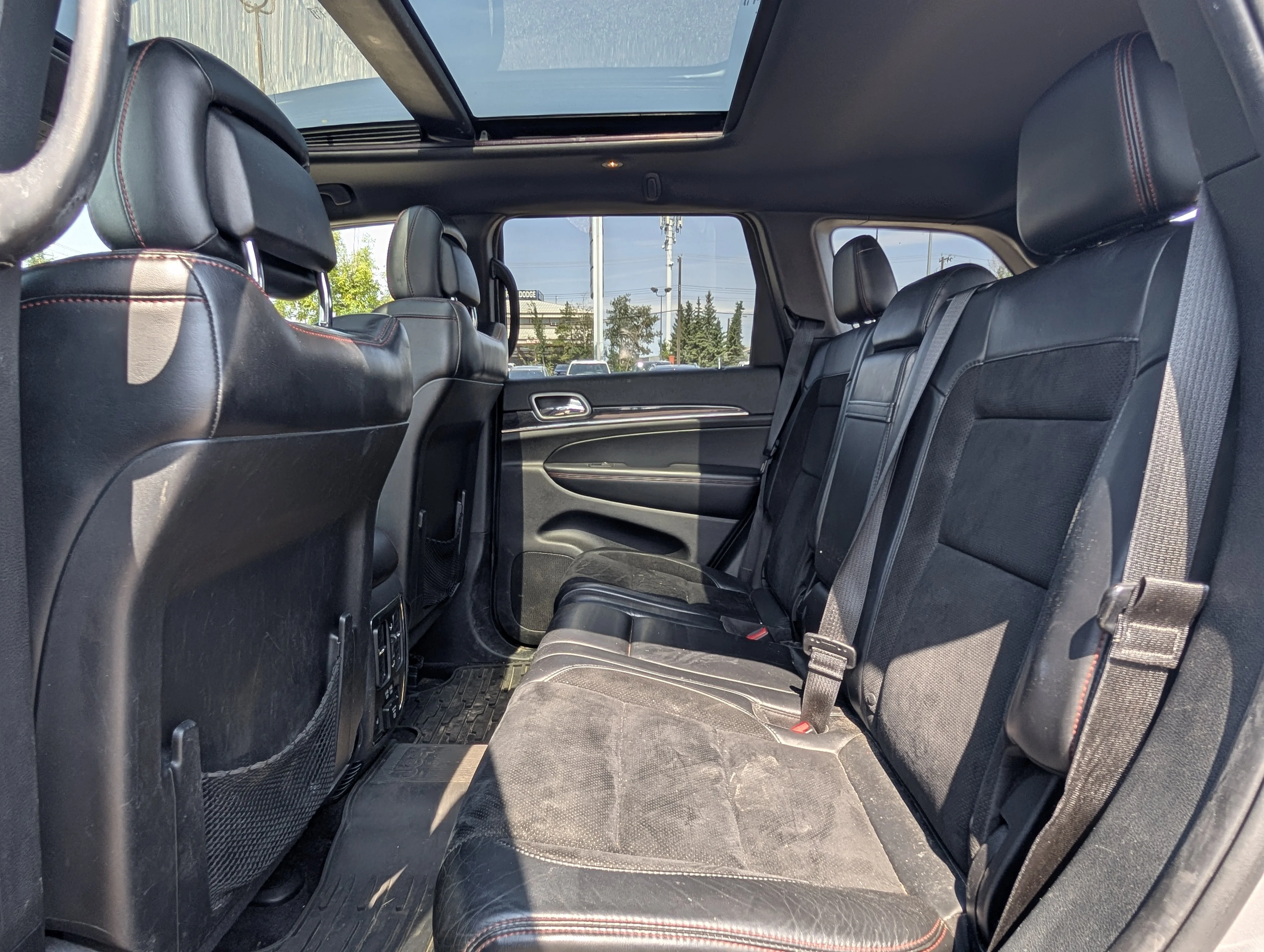 Used 2017 Billet Metallic Jeep Trailhawk image 21