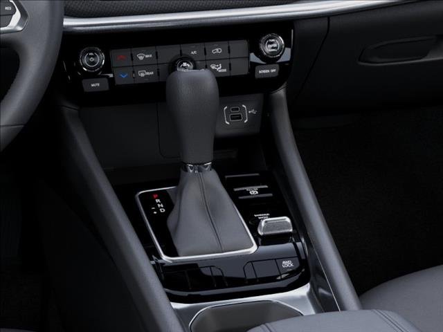 New 2026 Bright White Clear-Coat Exterior Paint Jeep Latitude image 24