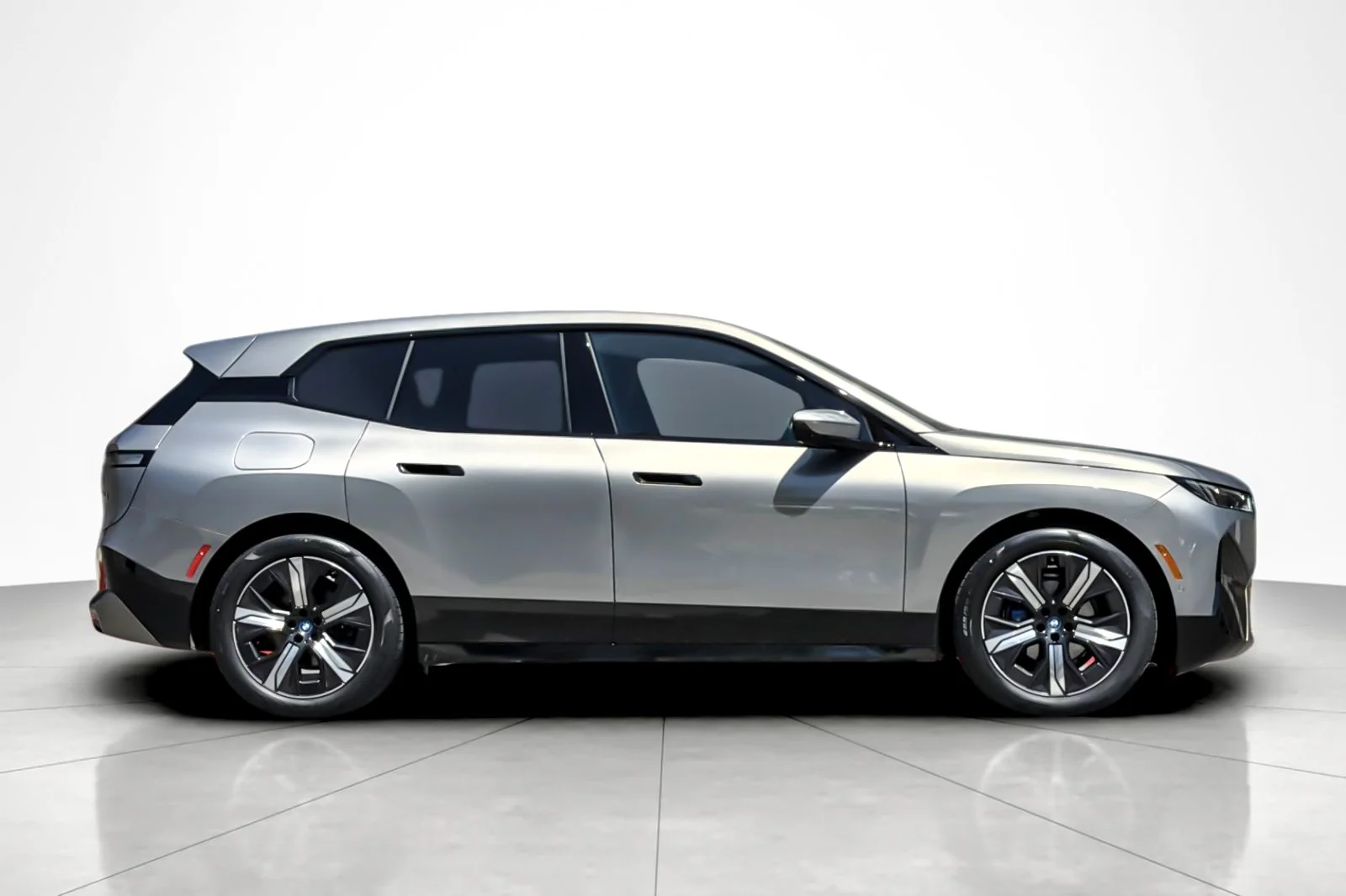 Used 2025 Oxide Grey Metallic BMW M60 Sports Activity Vehicle image 6