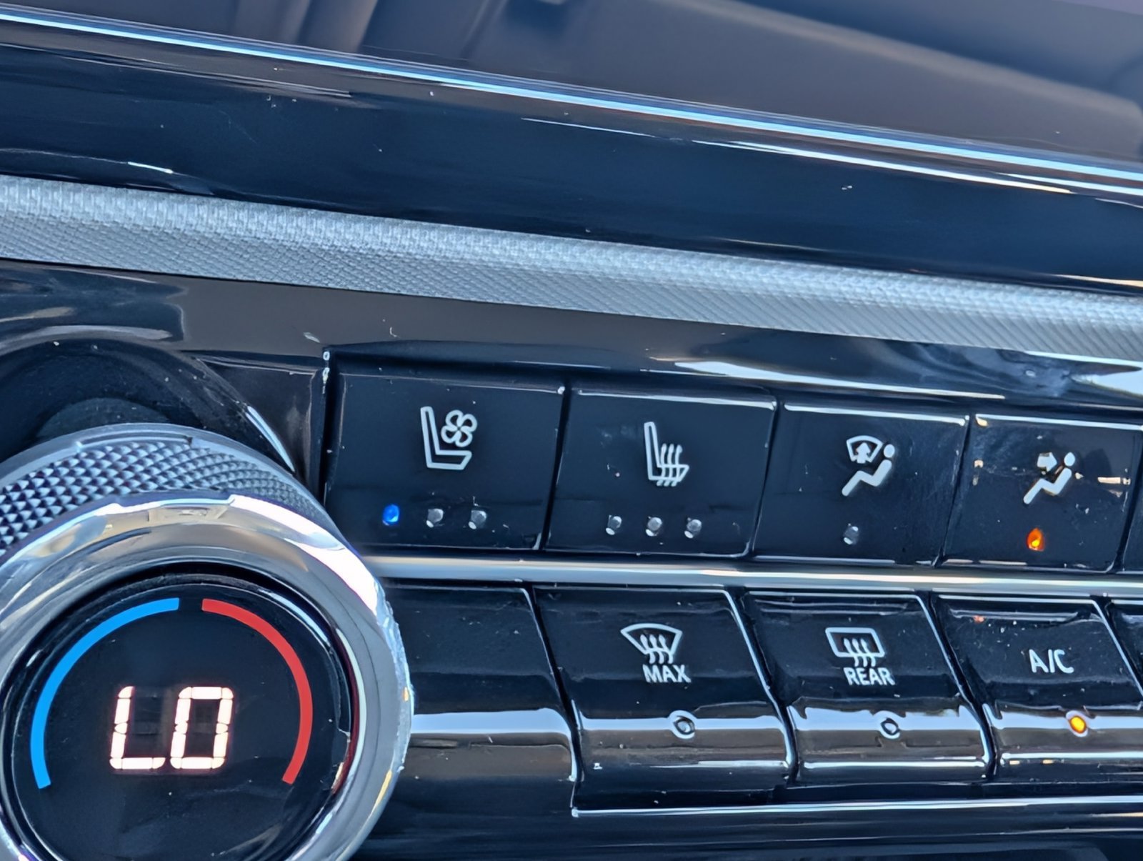 2027 Chevrolet Bolt RS - Photo 22
