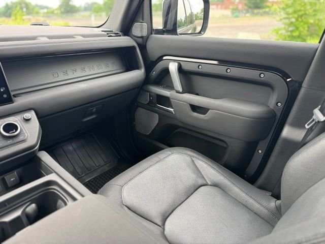 Certified Used 2023 Black Land Rover X-Dynamic SE image 13