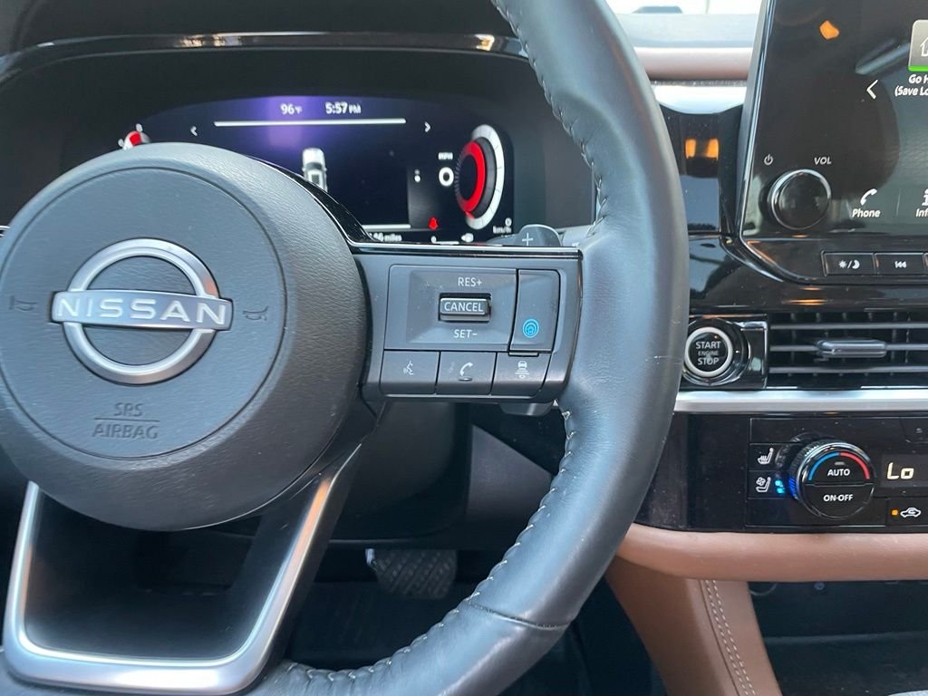 Used 2024  Nissan Platinum image 15
