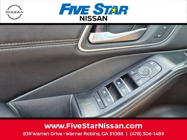 Used 2021 Red Nissan SL image 29