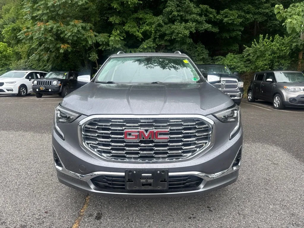 Used 2019 Gray GMC Denali image 2