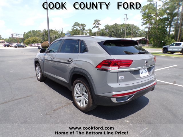 Used 2021 Pure Gray Volkswagen 2.0T SE w/Technology image 11