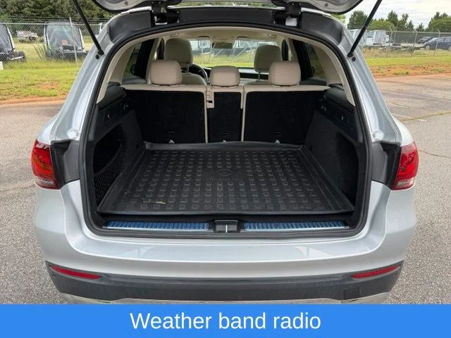 Used 2020  Mercedes-Benz GLC 300 image 14