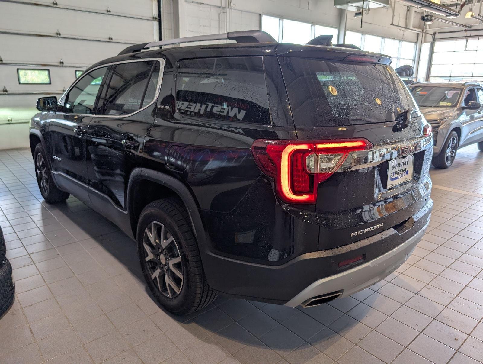 Used 2023 Ebony Twilight Metallic GMC SLE image 5