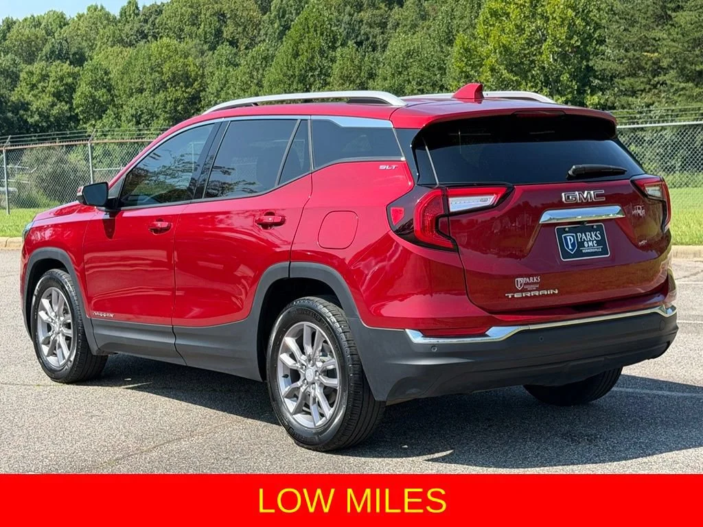 Used 2023 VOLCANIC RED TINTCOAT GMC SLT image 3