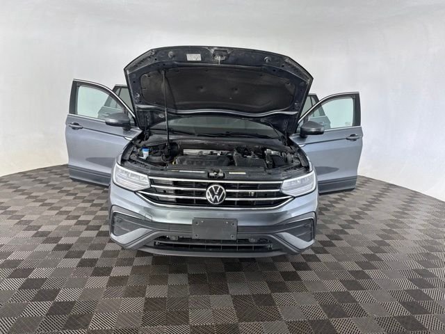 Used 2022  Volkswagen 2.0T SE image 11