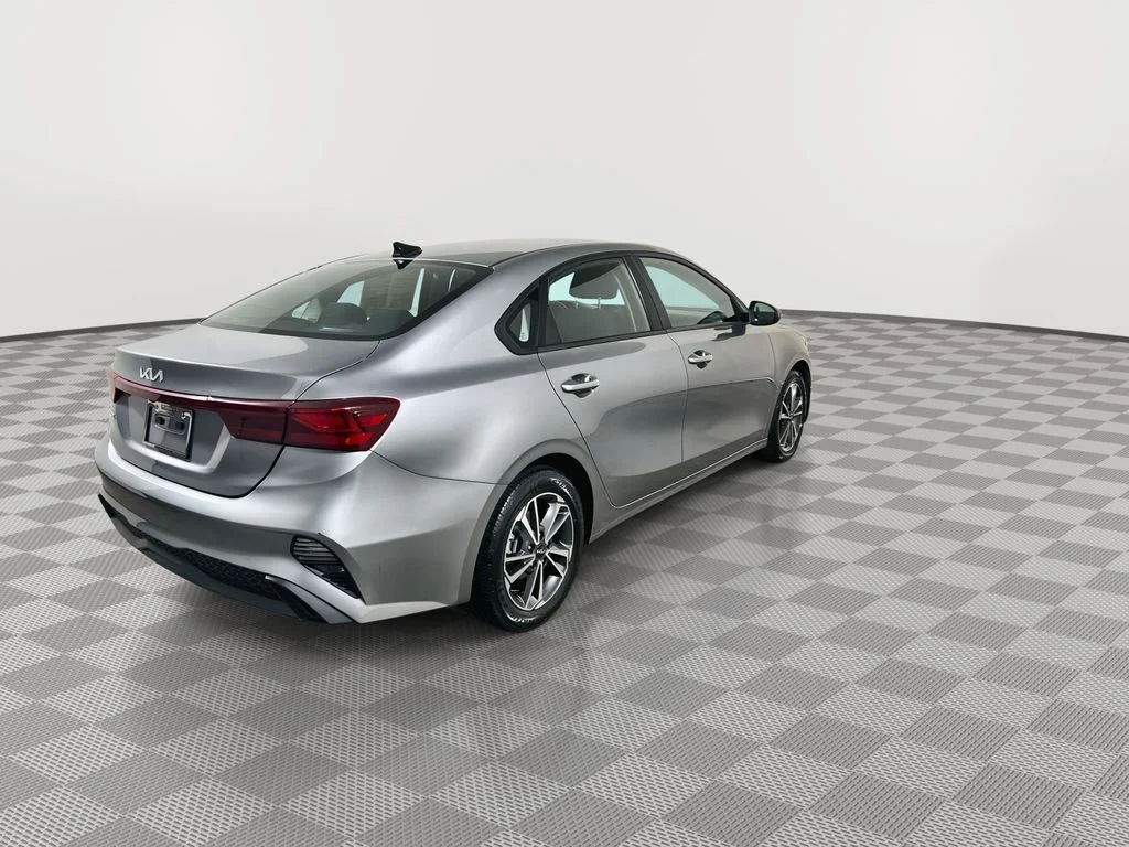 Used 2024 Gray Kia LXS image 8