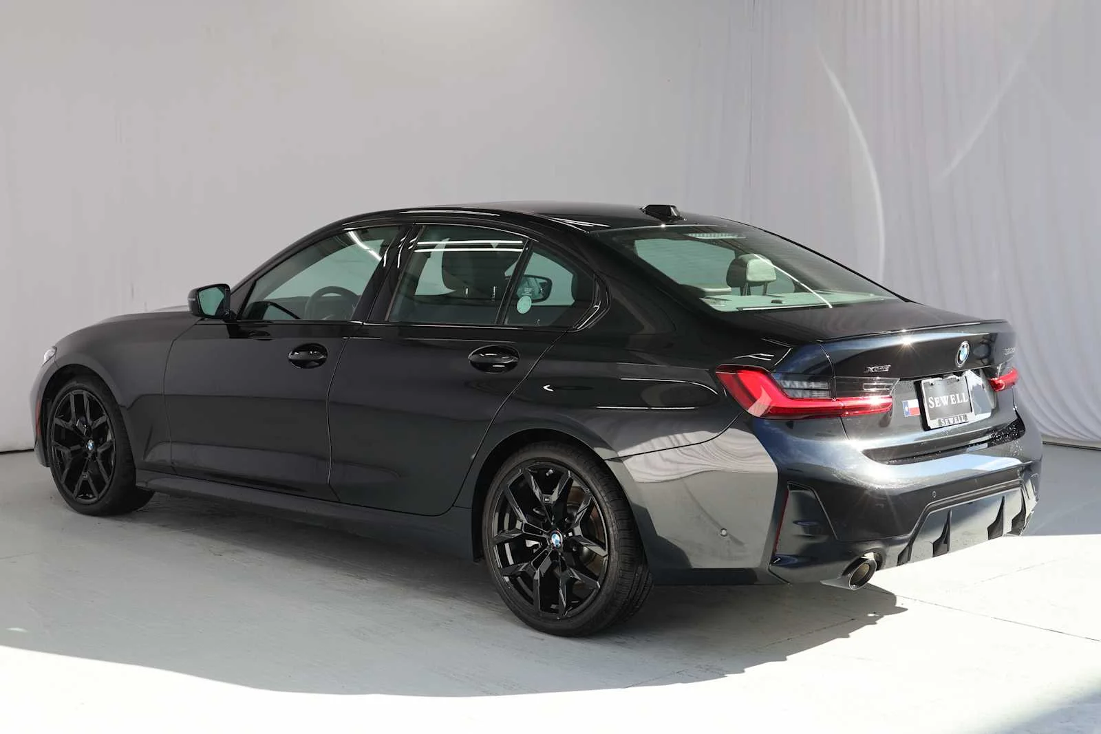 Certified Used 2026 Black Sapphire Metallic BMW 330i NA xDrive image 4