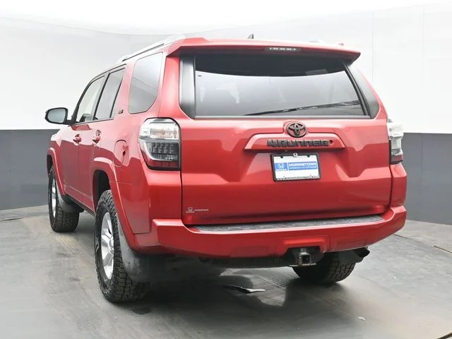 Used 2018 Barcelona Red Metallic Toyota SR5 image 7