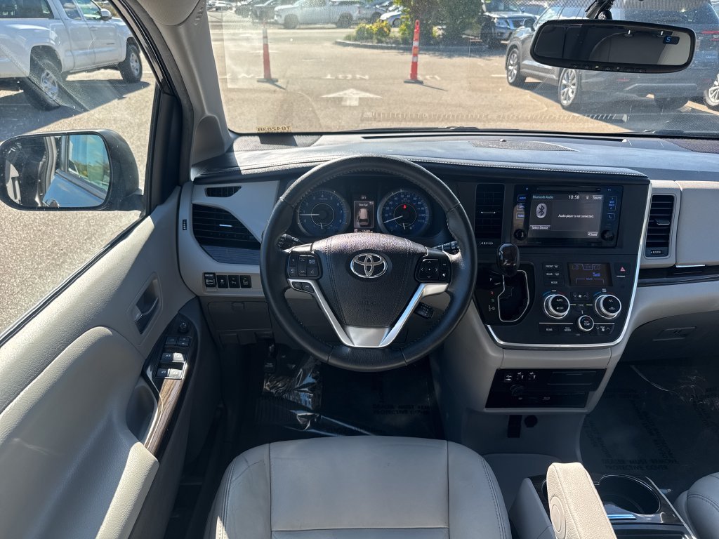 Used 2017 Gray Toyota XLE Premium image 14