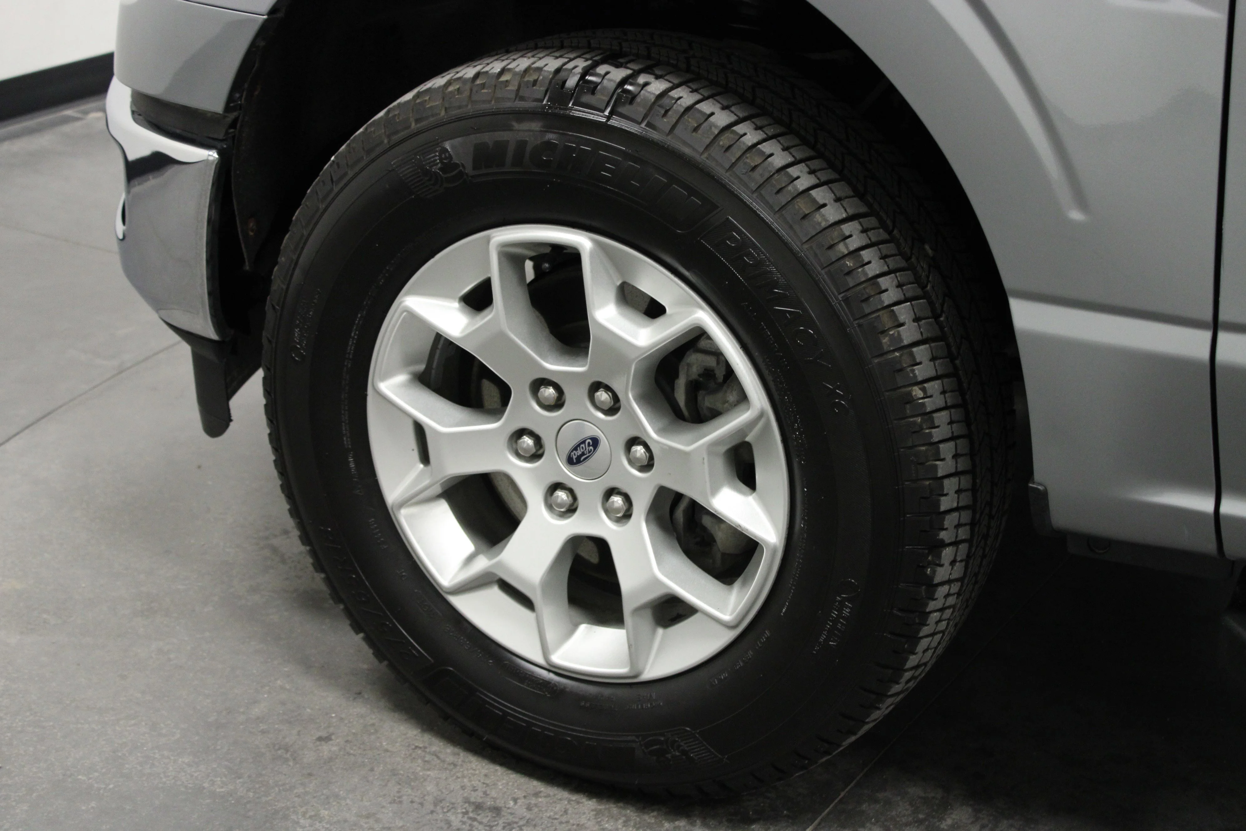 Used 2025 Iconic Silver Metallic Ford XLT image 10
