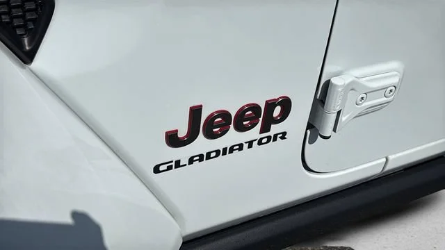 Used 2021  Jeep Rubicon image 37