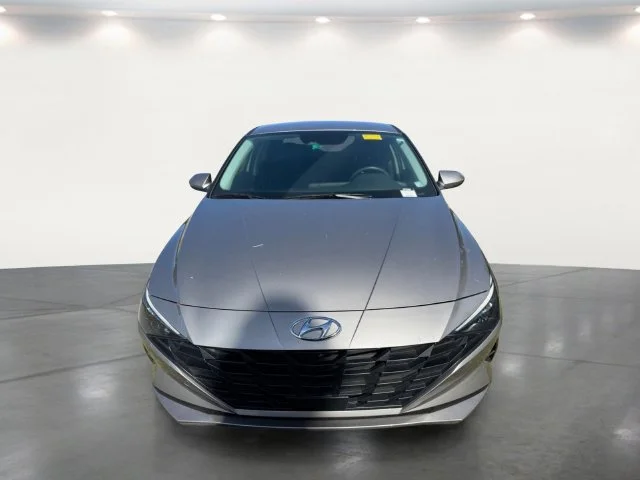 Used 2023 Silver Hyundai SEL image 7